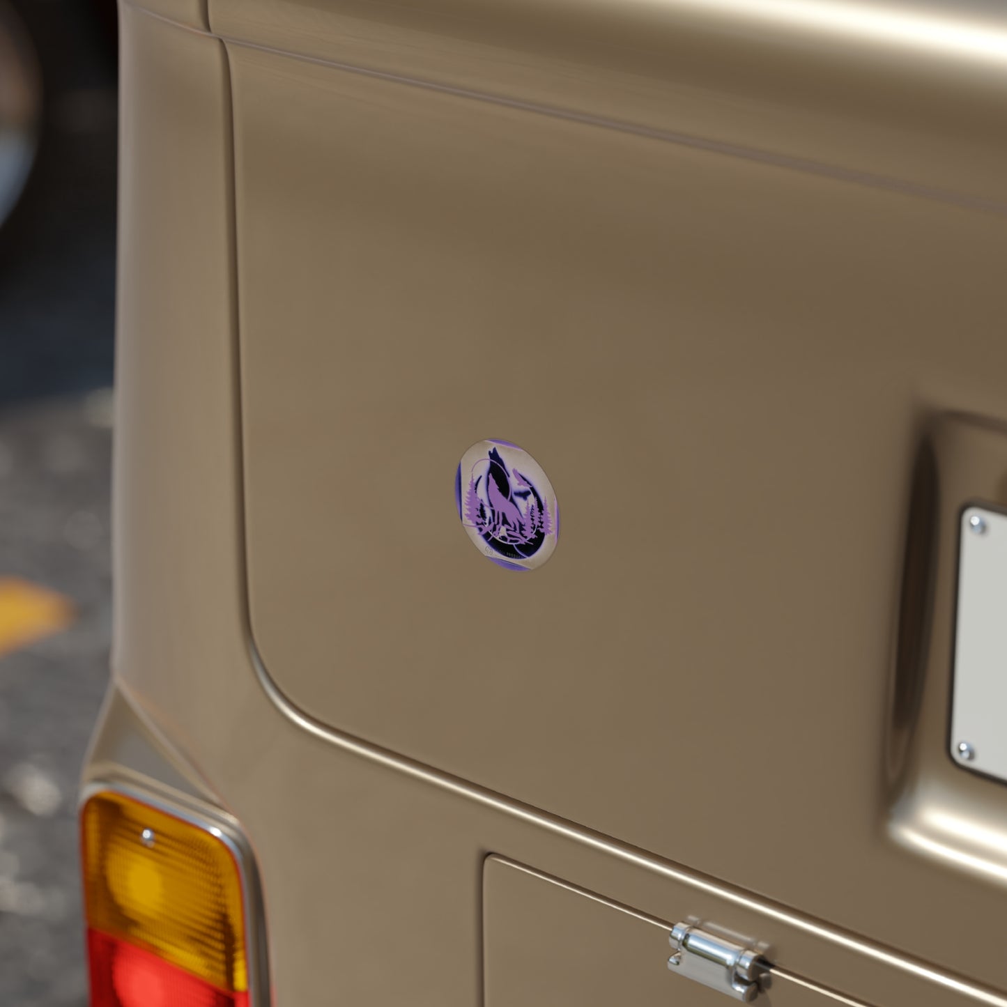 Wolf Howl Round Sticker — Transparent Outdoor Decal for Cars, Water Bottles & Laptops