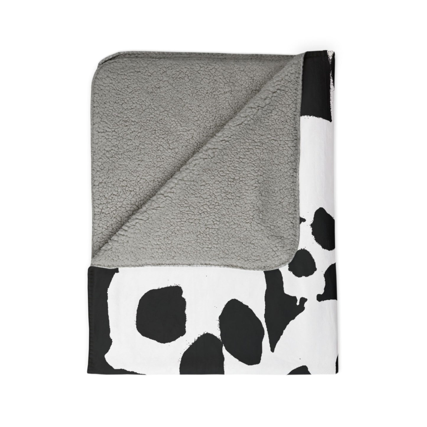 Skull Cluster Sherpa Blanket — Cozy Black & White Gothic Fleece Throw