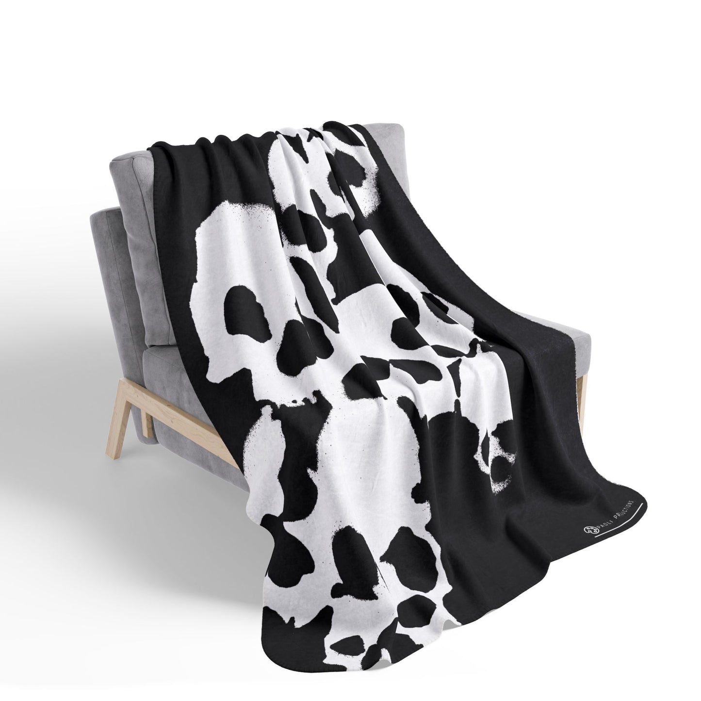 Skull Cluster Sherpa Blanket — Cozy Black & White Gothic Fleece Throw