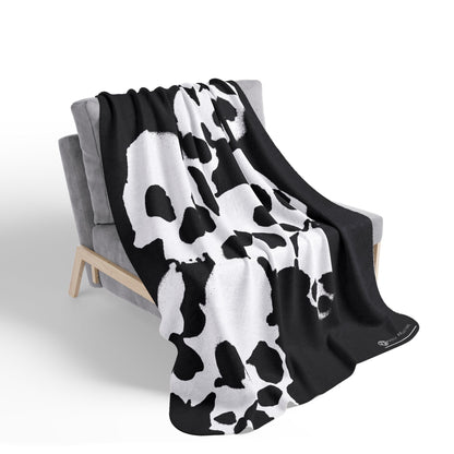 Skull Cluster Sherpa Blanket — Cozy Black & White Gothic Fleece Throw